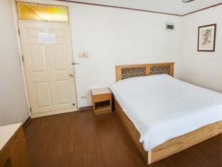 Khlong San Hotel | The Aiyapura Bangkok