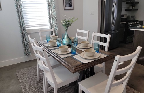 Eastside Promise Neighborhood Casa | The Alamo Riverwalk Pearl Modern 4 Bedroom Home