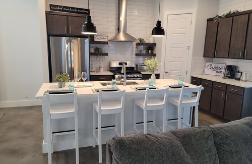 Eastside Promise Neighborhood Casa | The Alamo Riverwalk Pearl Modern 4 Bedroom Home