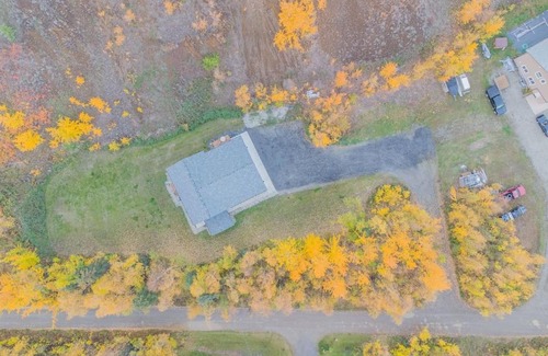 Badger Apartamento | The Alaska Brown Hills Retreat 3 ADA Adapting