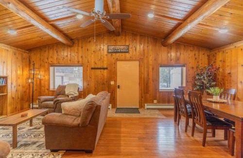 College Casa | The Alaskan Dream Lodge
