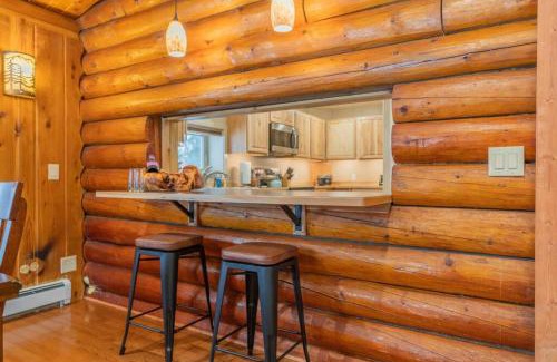 College Casa | The Alaskan Dream Lodge