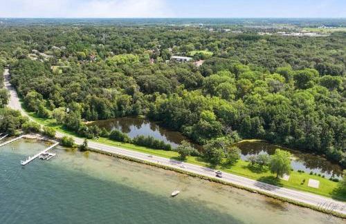 Lake Geneva Casa | The Albatross