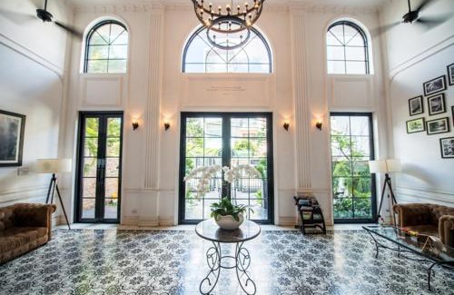 Phu Nhuan Hotel | The Alcove Library Hotel
