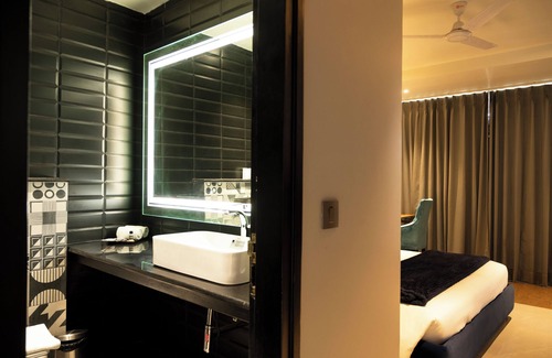 DLF Phase 3 Hotel | The Aldott Hotel