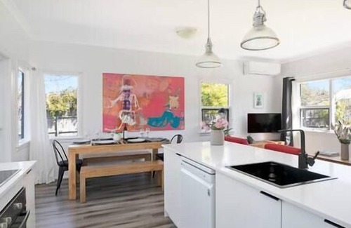 Mittagong Casa | The Alfred, Mittagong. Easy walk to cafes and pubs.