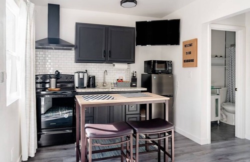 Ladera Heights Casa | The Alice LA: Luxe Private Bungalow Near Beach
