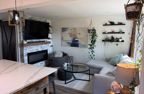 Barrie Casa | The Allandale Residence