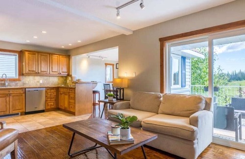 Silver Star Mountain Chalet De Esquí | The Alpine | No Service Fees | Ski-In & Ski-out