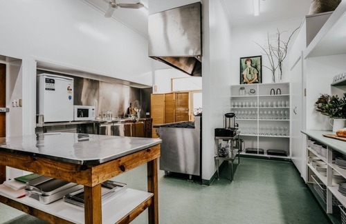 Hepburn Springs Apartamento | The Amalfi House - perfect for families, corporate stays and retreats