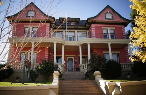 Trinidad Cama Y Desayuno | The Amati Suite · 1 BR Suite in Historic Mansion!