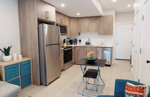 Calgary Casa | The Amber Suite | Close to Airport