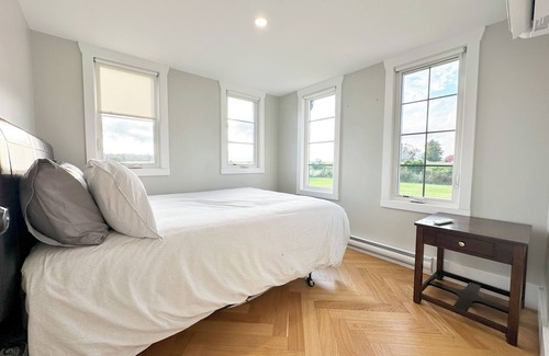 Thames Centre Otro | The Amish Schoolhouse an Ultimate Country Retreat