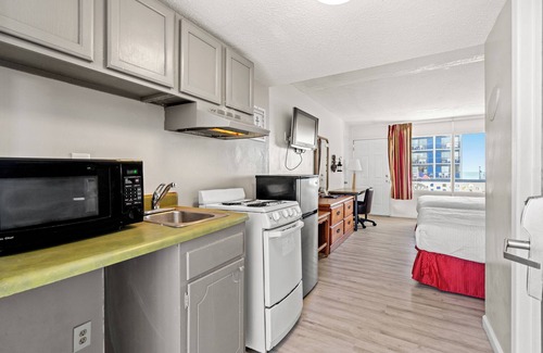 Downtown Myrtle Beach Hotel | The Anchor Hotel