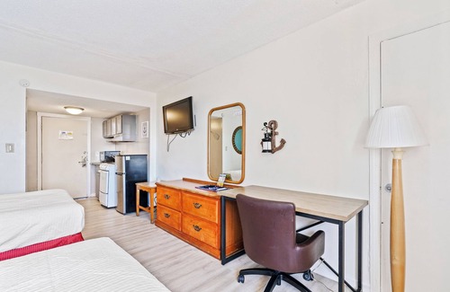 Downtown Myrtle Beach Hotel | The Anchor Hotel