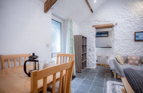 Castlemartin Casa | The Anchor Light - 1 Bed - Freshwest Beach Retreat