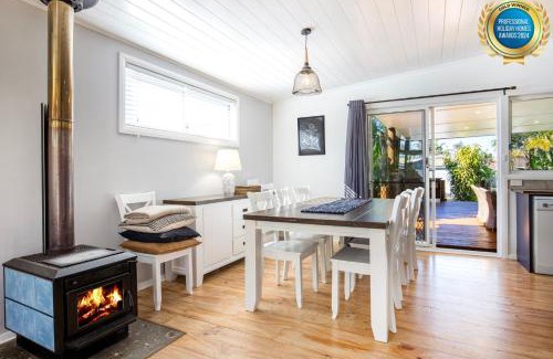 Callala Beach Casa | The Anchor - Pet Friendly - 5 Mins Walk to Beach - EV Charging