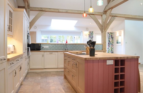 Chippenham Cabaña | THE ANCHORAGE @ NABLES FARM, family friendly in Upper Seagry