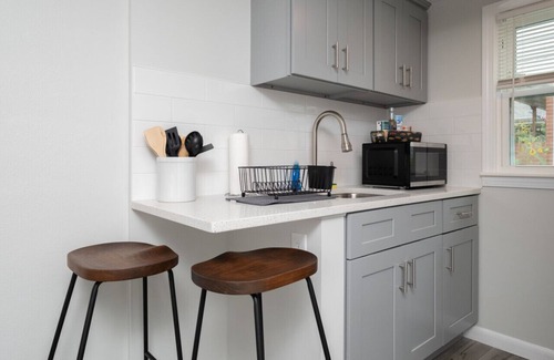 Old Mystic Apartamento | The Andrews Studio · Near Mystic, Casinos + USCGA