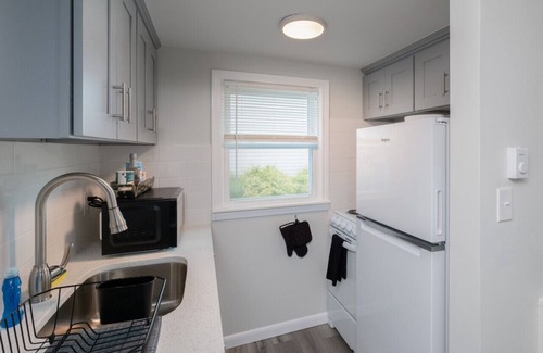 Old Mystic Apartamento | The Andrews Studio · Near Mystic, Casinos + USCGA
