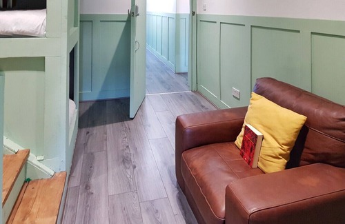Anfield Cabina | The Anfield View B&B - 9 Bed Room