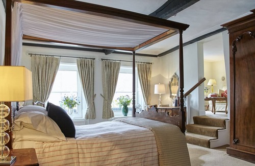Midhurst Hotel | The Angel Inn