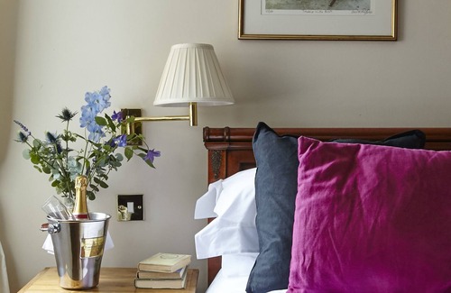 Midhurst Hotel | The Angel Inn