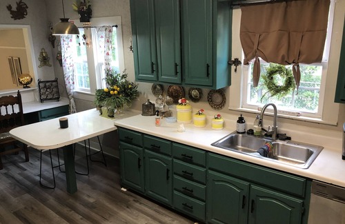 Cleburne Casa | The Anglin House, an early century home completely renovated and modernized.