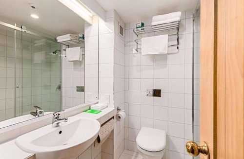 Lower Hutt Hotel | The Angus Hotel