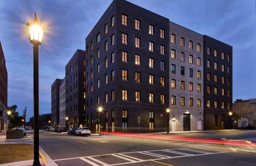 Yamacraw Village Hotel | The Ann Savannah, Apartments by Marriott Bonvoy
