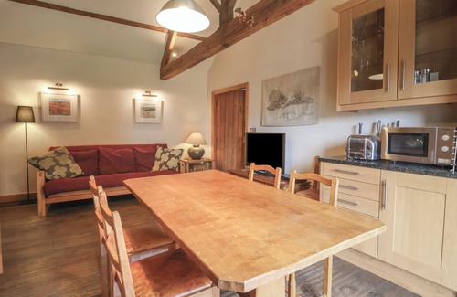 Scawton Cabaña | THE ANNEX AT MANOR FARM, pet friendly, with a garden in Brandsby