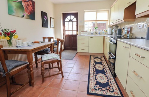 Malpas Cabaña | THE ANNEX, romantic, character holiday cottage in Malpas
