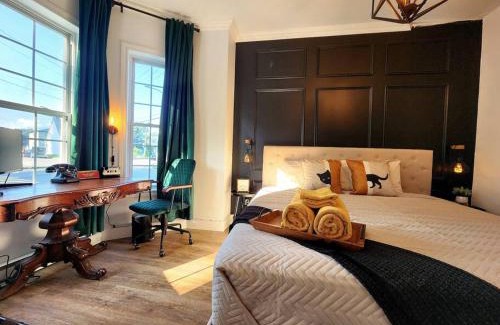 Quartier 5-4 Apartamento | The Antique Cat - Jacuzzi & Parking