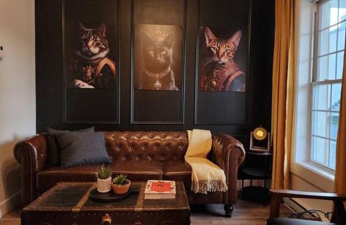 Quartier 5-4 Apartamento | The Antique Cat - Jacuzzi & Parking