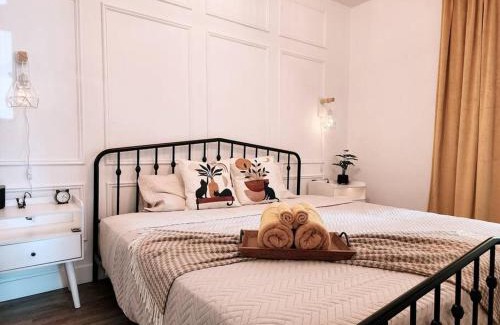 Quartier 5-4 Apartamento | The Antique Cat - Jacuzzi & Parking