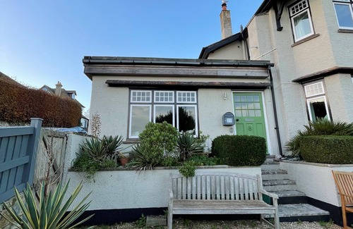 Lyme Regis Cabaña | The Apartment at Queen Anne's Lodge