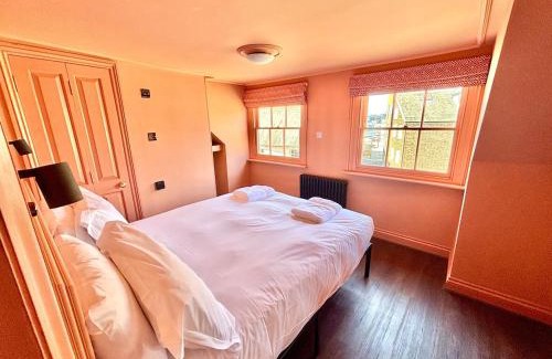 Poole Apartamento | The Apartment - Perfect Location on Poole Quay - Beatiful Roof Terrace - Free Parking