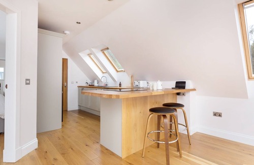 West Laroch Cabaña | THE APARTMENT, with a garden in Ardgour