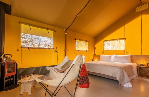 Halesworth Cabina | The Apple Bobber is a luxurious tent offering couples the chance to relax