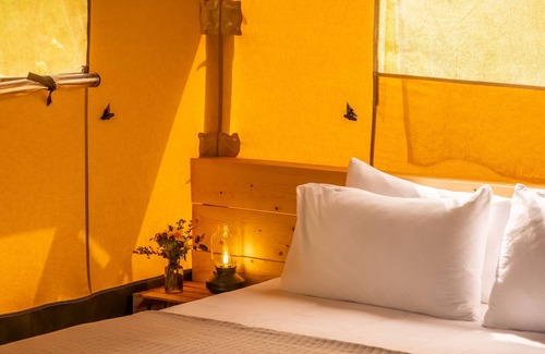 Halesworth Cabina | The Apple Bobber is a luxurious tent offering couples the chance to relax
