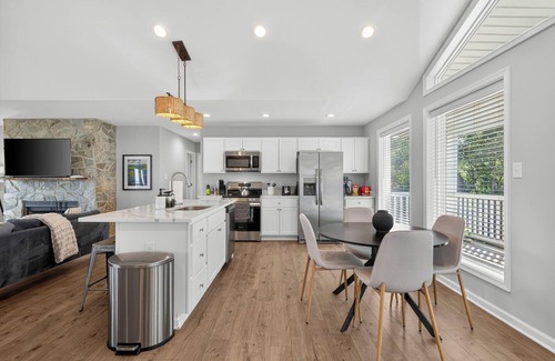 Front Royal Casa | The Apple Mountain House
