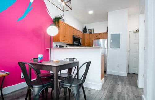 Village North Apartamento | The Après, Village Studio with Hot Tub and View