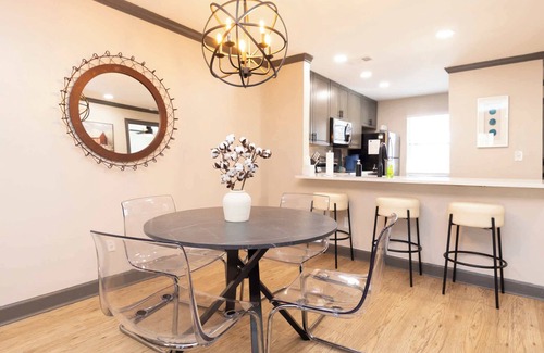 Oxford Condominio | The Archie on Old Taylor by Apex Short Term Stays