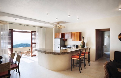 Cerro del Vigia Condominio | Arriba De La Bahia - El punto más alto en Zihuatanejo