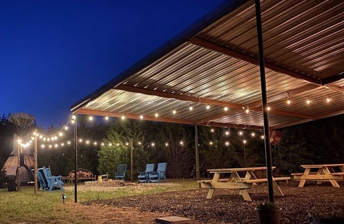 Wills Point Cabina | The Arrowhead Tipi Resort - Big Lakes - Nomadic Tipis on Lake Tawakoni