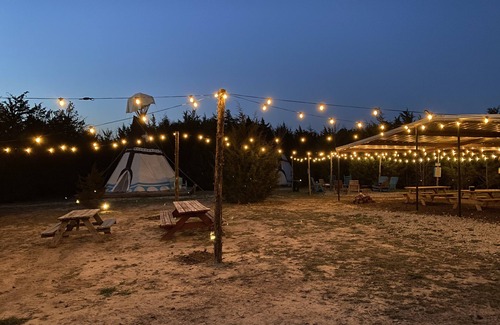 Wills Point Cabina | The Arrowhead Tipi Resort - Big Lakes - Nomadic Tipis on Lake Tawakoni