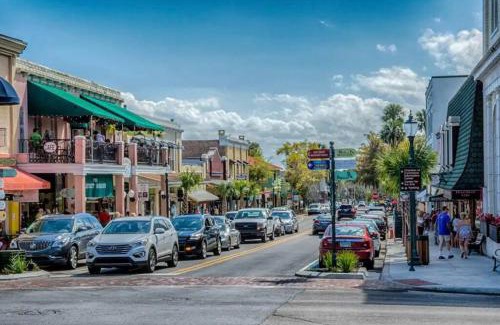 Mount Dora Casa | The Art House unique Mount Dora Getaway
