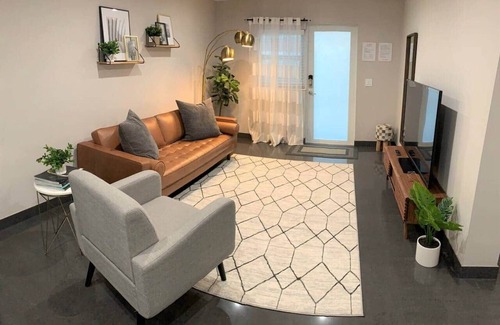 Downtown Hollywood Casa | The Artisan: A Modern Mid-Century Chalet