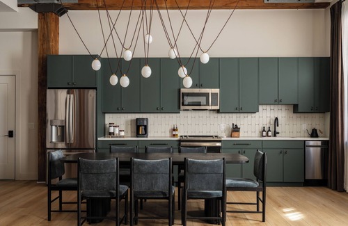 Northern Liberties Apartamento | The Artisan's Duplex - 8Bd/5.5Bth w/2 Car Parking!
