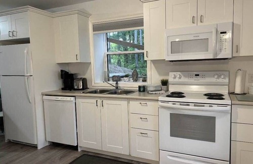 Bancroft Casa | The Artistry | Riverfront | Luxury & Comfort Await